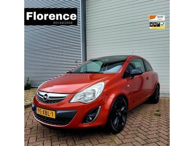 Rood Occasion 2012 Opel Corsa Cosmo Hatchback | € 3.995 (Eerlijke prijs)