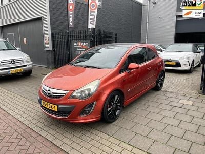 Rood Gebruikt 2012 Opel Corsa Color Edition Hatchback | € 2.999 (Goede deal)