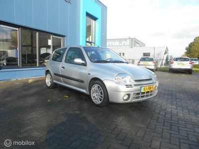 Grijs Gebruikt 2000 Renault Clio II R.S. Hatchback | € 10.250
