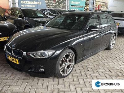 Zwart Gebruikt 2018 BMW 318 Executive Stationwagen | € 22.400 (Iets duurder)
