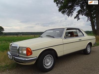 Beige Occasion 1979 Mercedes 280 | € 7.900