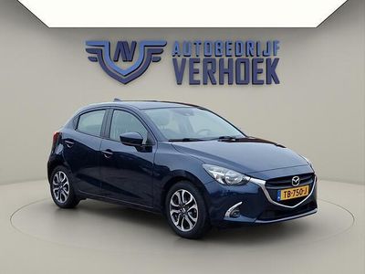 Blauw (metallic) Gebruikt 2018 Mazda 2 Dynamic Hatchback | € 12.700 (Eerlijke prijs)
