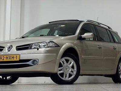 Beige (metallic) Gebruikt 2009 Renault Mégane GrandTour Stationwagen | € 4.944 (Iets duurder)