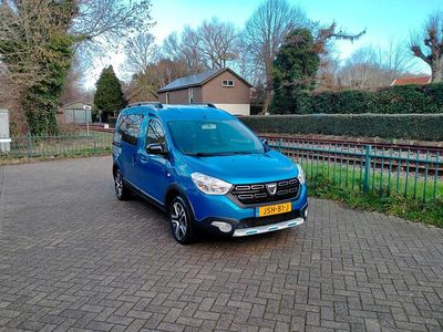 Blauw (metallic) Gebruikt 2018 Dacia Dokker Stepway MPV | € 15.450 (Eerlijke prijs)