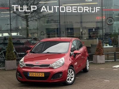 Rood Occasion 2011 Kia Rio Plus Hatchback | € 5.490 (Eerlijke prijs)