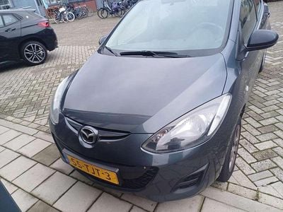 Grijs Gebruikt 2012 Mazda 2 Sedan | € 1.800 (Eerlijke prijs)