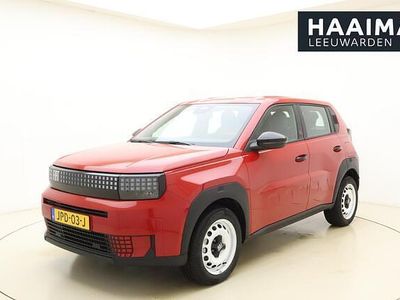 Rood Nieuw 2025 Fiat Grande Panda Red Hatchback | € 24.950 (Goede deal)