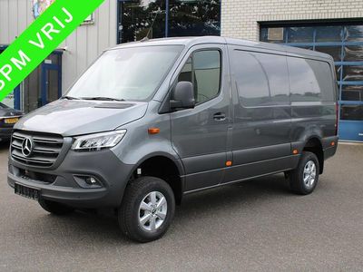Grijs Occasion 2024 Mercedes Sprinter Van | € 59.950 (Goede deal)