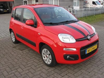 Occasion Fiat Panda Lounge 69 PK (50 kW) 2017 Rood Hatchback