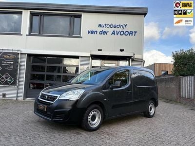 Grijs Gebruikt 2018 Peugeot Partner Premium MPV | € 6.900 (Eerlijke prijs)