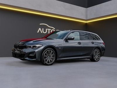 Grijs Gebruikt 2022 BMW 330 Shadowline Stationwagen | € 35.750 (Goede deal)