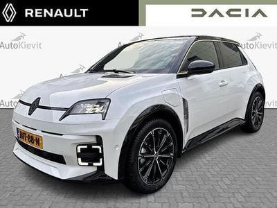 Wit (metallic) Nieuw 2025 Renault R5 Iconic Hatchback | € 34.450 (Eerlijke prijs)
