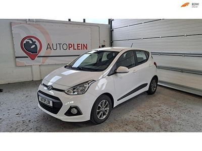 Wit Gebruikt 2015 Hyundai i10 Premium Hatchback | € 6.990 (Eerlijke prijs)