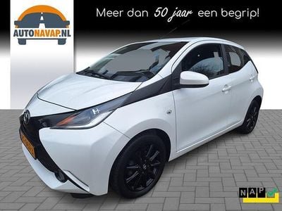 Wit Gebruikt 2017 Toyota Aygo X-play Hatchback | € 8.495 (Goede deal)
