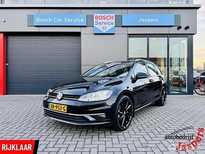 Zwart Occasion 2019 VW Golf VII Highline Hatchback | € 17.850 (Goede deal)