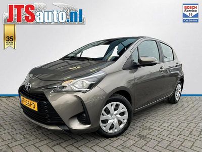 Grijs Gebruikt 2017 Toyota Yaris Hatchback | € 12.790 (Eerlijke prijs)