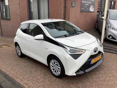 Wit Occasion 2021 Toyota Aygo X-play Hatchback | € 7.950 (Eerlijke prijs)