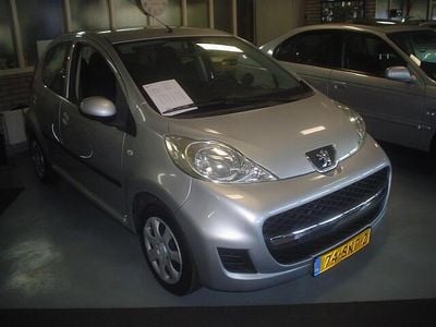 Occasion Peugeot 107 68 PK (50 kW) 2010 Grijs (metallic) Hatchback