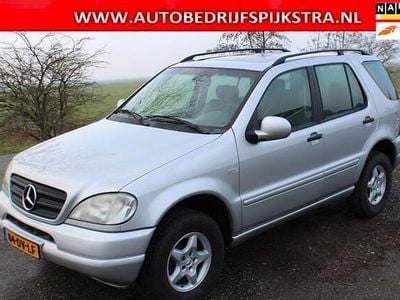 Grijs Occasion 2000 Mercedes 230 SUV | € 3.650