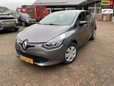 Grijs (metallic) Gebruikt 2013 Renault Clio IV Expression Hatchback | € 6.450 (Eerlijke prijs)
