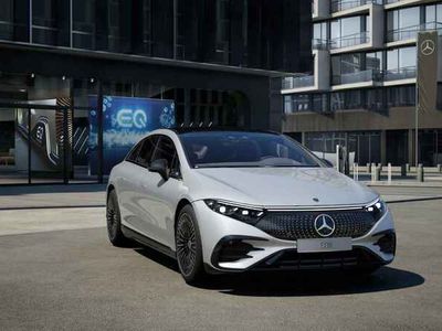 Mercedes EQS450+