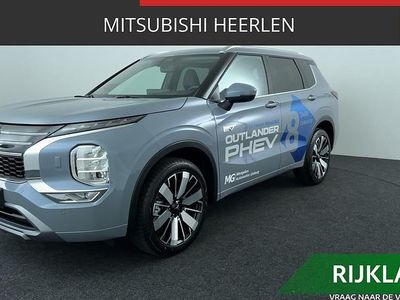 Moonstone grey m Gebruikt 2025 Mitsubishi Outlander P-HEV Instyle SUV | € 54.950