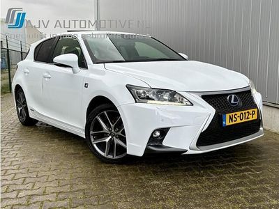 Lexus CT200h