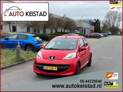 tweedehands Peugeot 107 1.0-12V XR 5-DEURS Έlectric. PAKKET/ 1 JAAR APK!