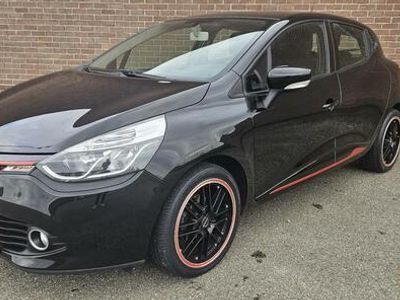 Zwart Gebruikt 2013 Renault Clio IV Dynamique Hatchback | € 5.999 (Eerlijke prijs)