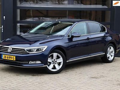 Blauw Occasion 2016 VW Passat Sedan | € 13.495 (Eerlijke prijs)