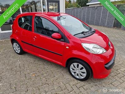 Rood Gebruikt 2007 Peugeot 107 Hatchback | € 1.850 (Eerlijke prijs)