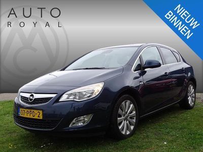 tweedehands Opel Astra 1.4 Cosmo Navigatie, Airco/ECC, CruiseControl, Sport Interieur, Parkeersensoren