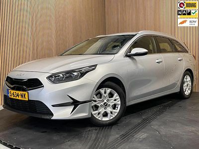 Grijs Occasion 2023 Kia Ceed Hatchback | € 17.295 (Eerlijke prijs)