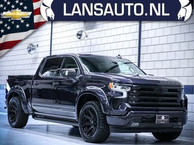 Zwart Gebruikt 2024 Chevrolet Silverado Sedan | € 76.950 (Eerlijke prijs)