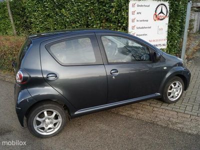 tweedehands Toyota Aygo 1.0-12V Dynamic Navigator met airco