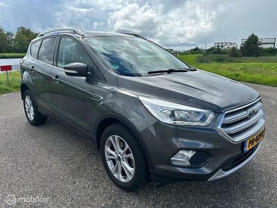 Grijs Gebruikt 2017 Ford Kuga Titanium SUV | € 15.900 (Iets duurder)