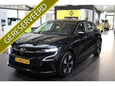 Zwart metallic Gebruikt 2023 Renault Megane E-Tech Evolution Hatchback | € 24.750 (Super prijs)