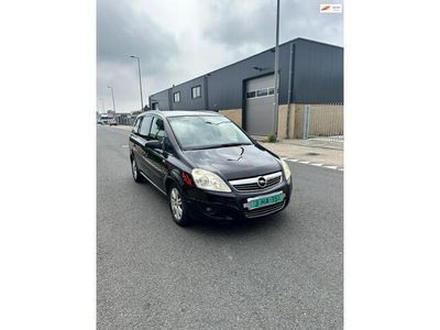 Zwart Gebruikt 2008 Opel Zafira Cosmo MPV | € 2.650 (Iets duurder)