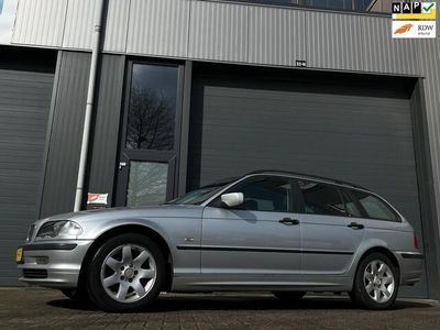 tweedehands BMW 318 3-SERIE Touring i Executive | Dakrails | Climate Controle