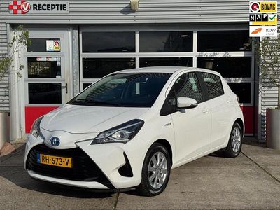 Wit Occasion 2017 Toyota Yaris Hybrid Hatchback | € 12.950 (Eerlijke prijs)