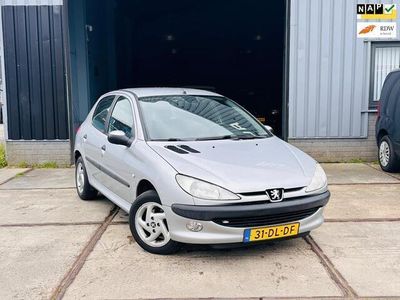 tweedehands Peugeot 206 1.4 Gentry (Automaat+AIRCO+NAP+TREKHAAK)