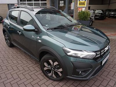 Groen Occasion 2025 Dacia Sandero Expression Hatchback | € 24.945 (Duur)