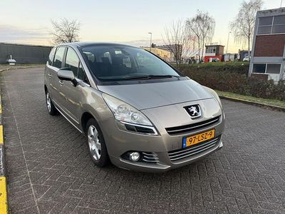 Grijs Occasion 2010 Peugeot 5008 MPV | € 1.950 (Eerlijke prijs)