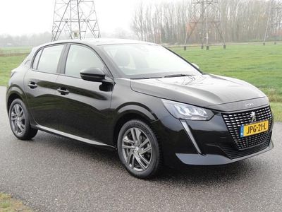 Zwart Gebruikt 2022 Peugeot 208 Allure Hatchback | € 11.495 (Super prijs)
