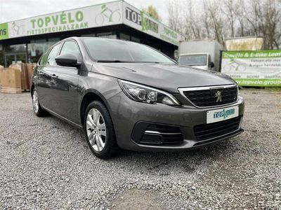 tweedehands Peugeot 308 1.2 PureTech Active AUTOMAAT