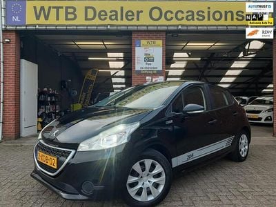 Zwart Gebruikt 2014 Peugeot 208 Access Hatchback | € 4.450 (Eerlijke prijs)