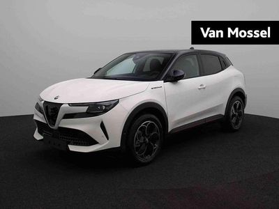 Nieuw 2025 Alfa Romeo Junior Edizione Speciale SUV | € 38.945