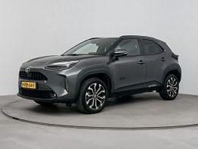 Ash grey metallic (donker grijs metallic) Gebruikt 2023 Toyota Yaris Limited SUV | € 25.945 (Goede deal)