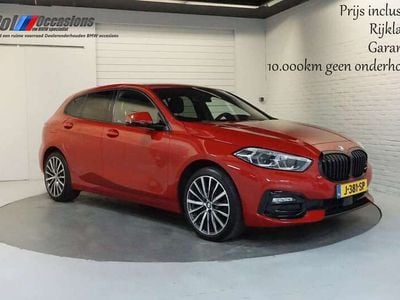 Rood Gebruikt 2020 BMW 118 Sport Line Hatchback | € 22.900 (Goede deal)