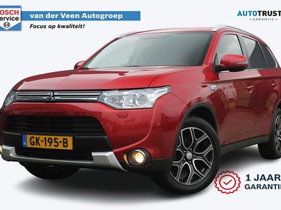 Rood Occasion 2015 Mitsubishi Outlander P-HEV Edition SUV | € 12.945 (Eerlijke prijs)